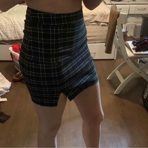 Black & white rubbed skirt with slit